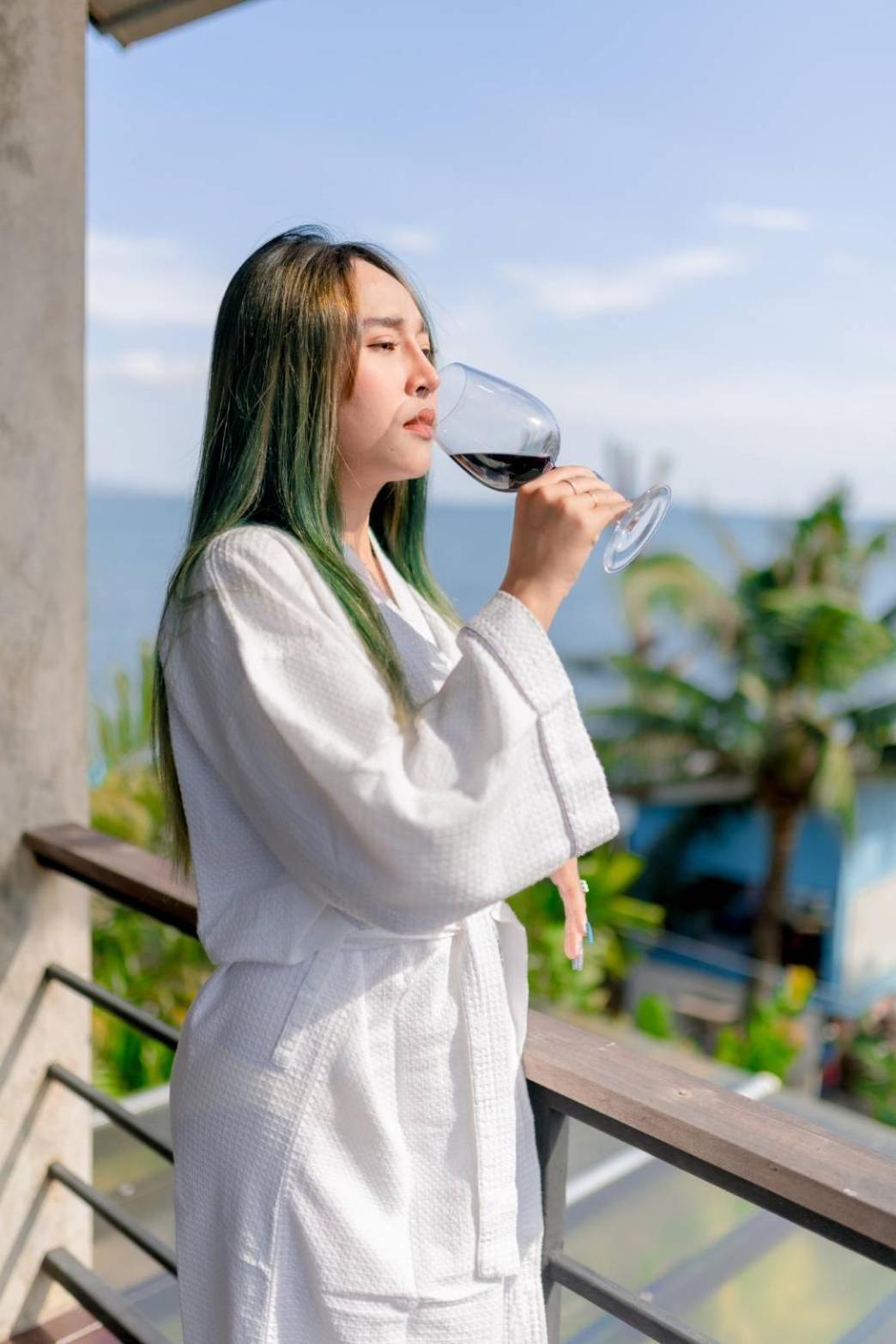 Windy Seaview Resort Chao Lao Beach Esterno foto