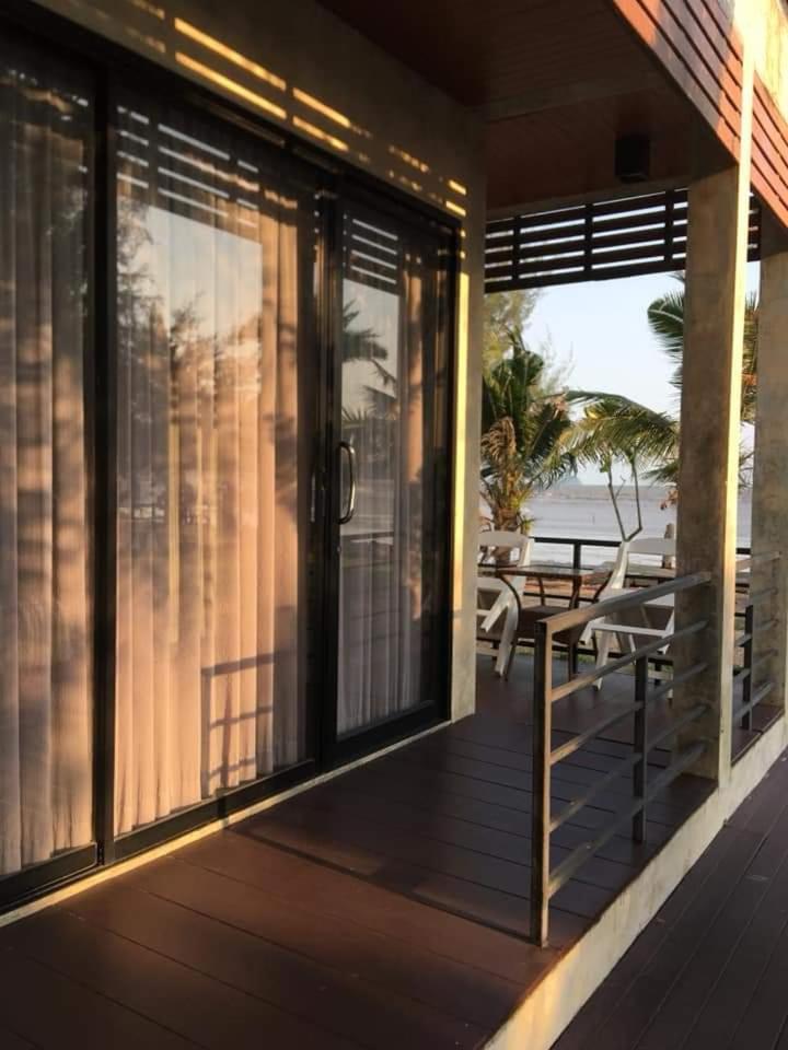 Windy Seaview Resort Chao Lao Beach Esterno foto
